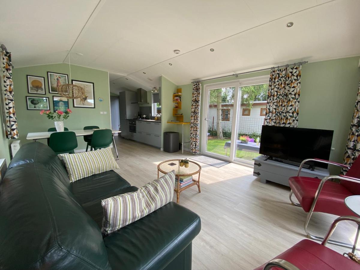 Ruim En Modern Chalet In De Veluwse Bossen Putten Esterno foto